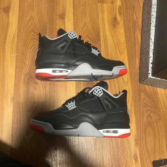 Jordan 4 Bred Reimagined SIZE 9 - Picture 1 of 10